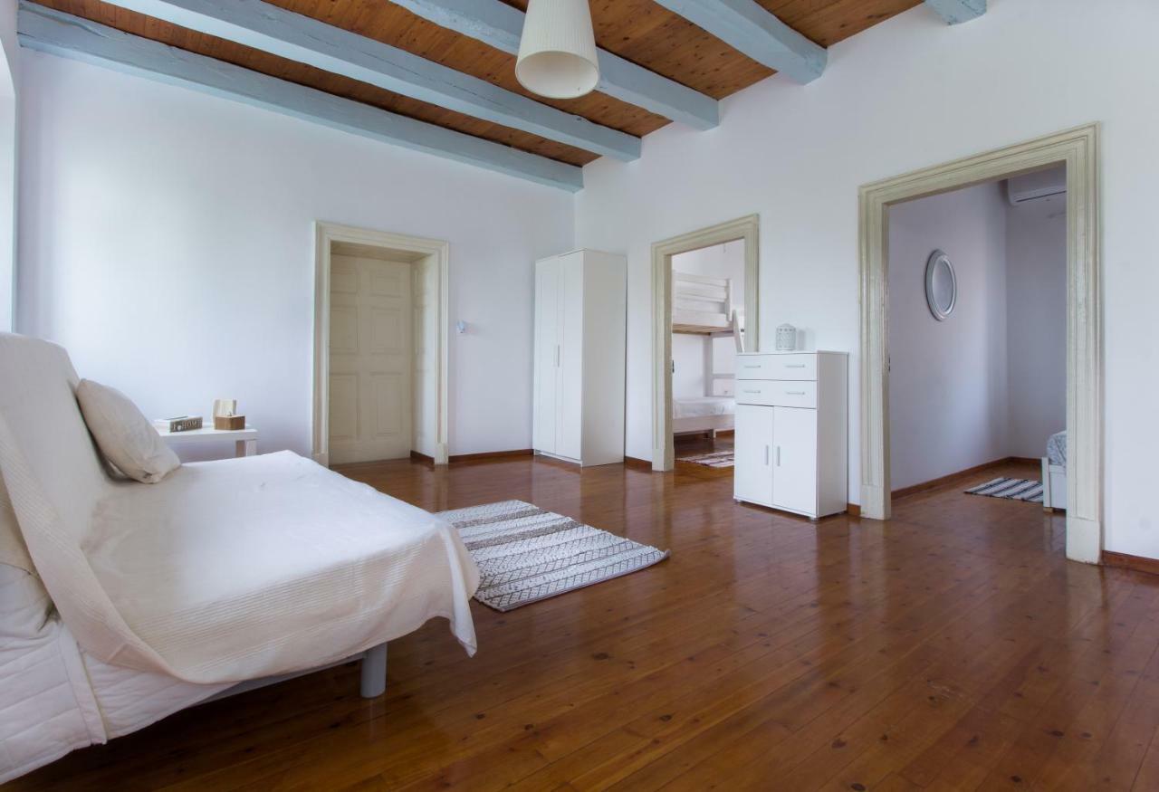 Central House Agrafoi Екстер'єр фото